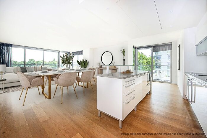 3 Bedroom Flat To Rent In Eastfields Avenue, London, SW18