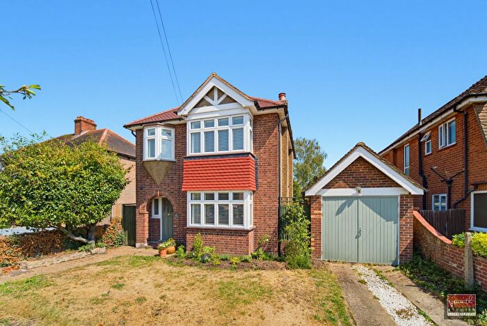 3 Bedroom Detached House For Sale In Glenfield Road, Ashford, TW15