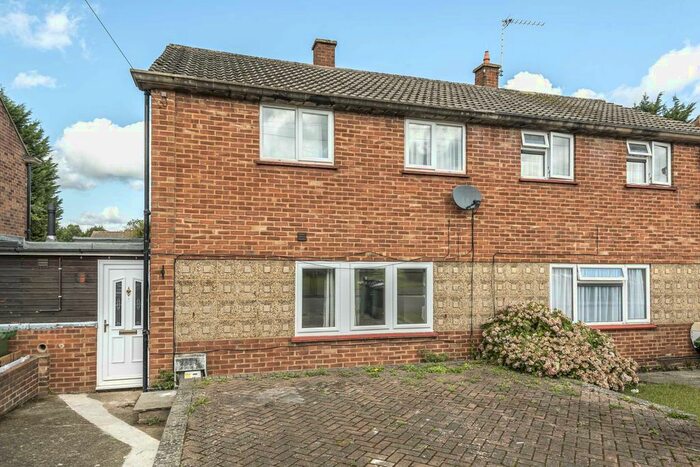 6 Bedroom Semi-Detached House To Rent In Homestall, Guildford GU2