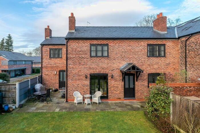 4 Bedroom Semi-Detached House For Sale In Bridge House Mews, Thelwall, Warrington, WA4