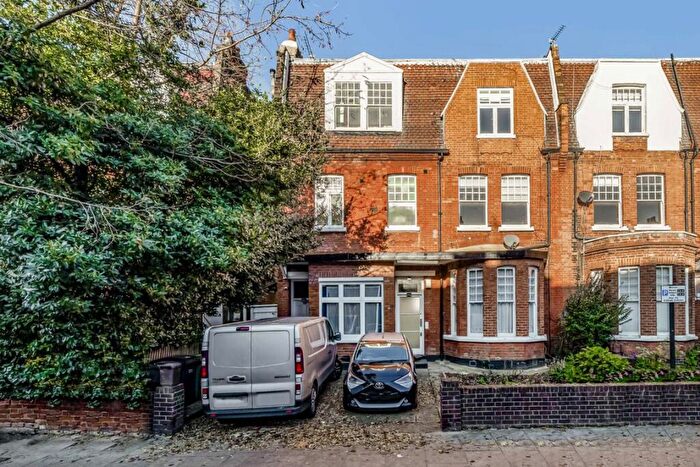 3 Bedroom Flat To Rent In Aberdare Gardens, South Hampstead, NW6