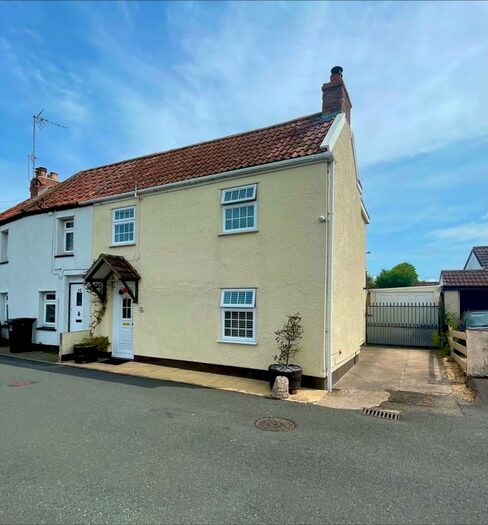 4 Bedroom Semi-Detached House For Sale In Worston Road, Highbridge, TA9