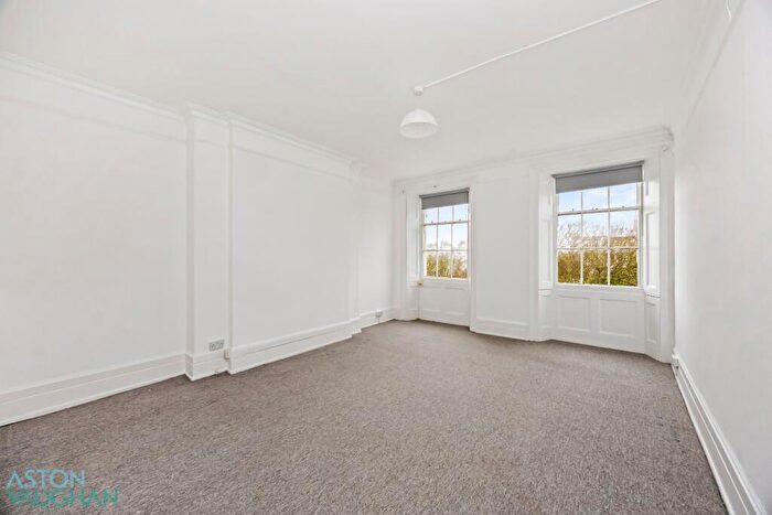 2 Bedroom Apartment To Rent In Sussex Mansions, - Sussex Square, Brighton, East Sussex, BN2
