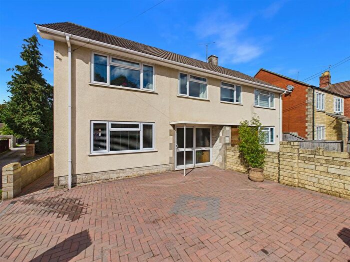 3 Bedroom Semi-Detached House For Sale In Lowden, Chippenham, SN15