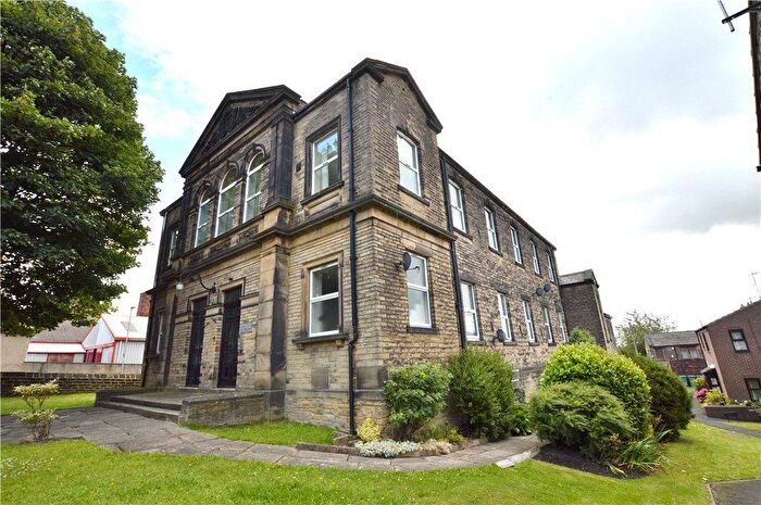 2 Bedroom Flat To Rent In Littlemoor Road, Pudsey, Leeds, LS28