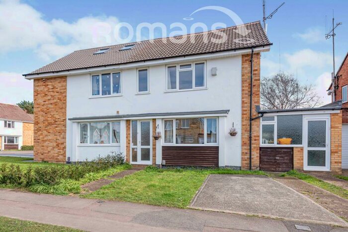 4 Bedroom Semi-Detached House To Rent In Allendale Road, Earley, RG6