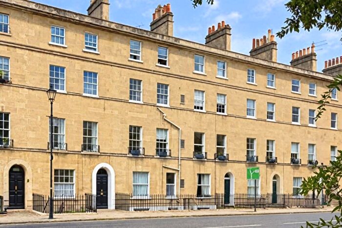 3 Bedroom Flat For Sale In Darlington Street, Bath, BA2