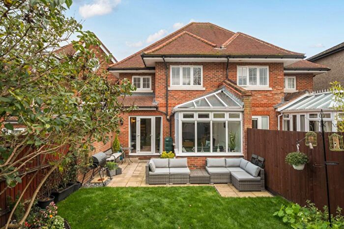 3 Bedroom Town House For Sale In Grosvenor Road, Epsom, KT18