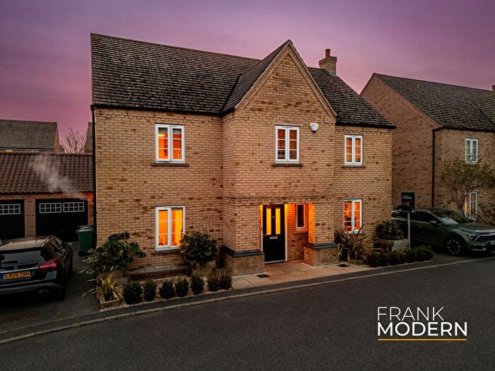 4 Bedroom Detached House For Sale In Paynes Field, Barnack, PE9