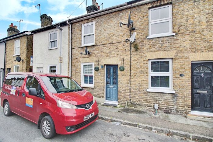 2 Bedroom Terraced House For Sale In North Road, Hoddesdon, EN11
