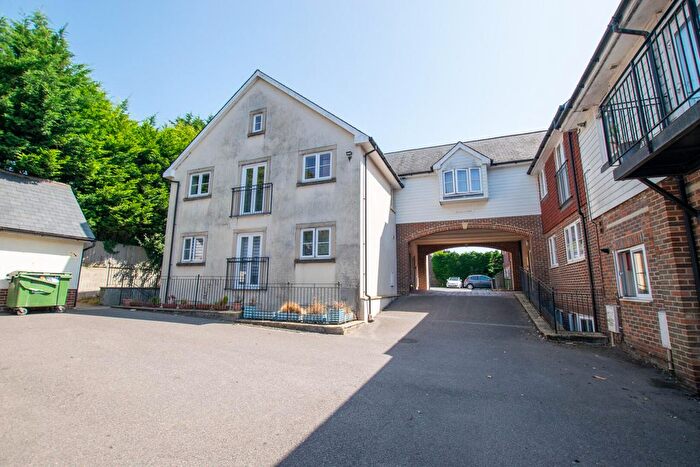 2 Bedroom Flat To Rent In Hempstead Road, Uckfield, TN22