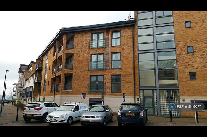 3 Bedroom Flat To Rent In Old Town, Swindon, SN1