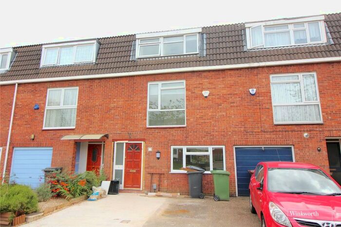 4 Bedroom Terraced House To Rent In Bairstow Close, Borehamwood, WD6