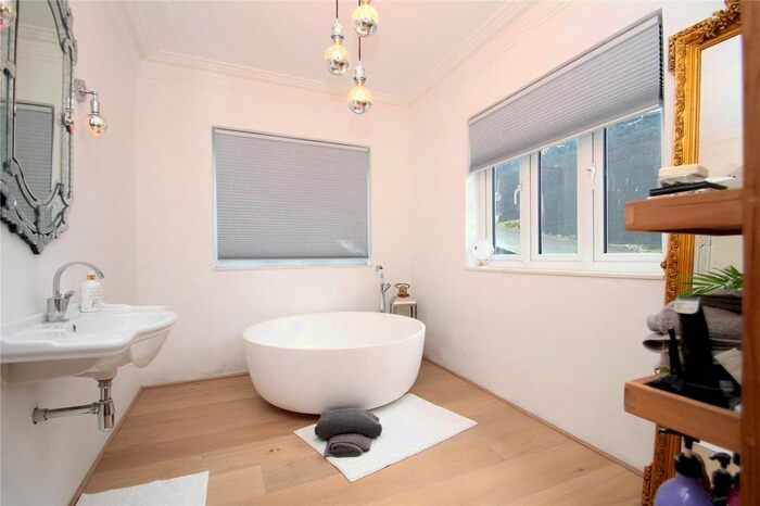 2 Bedroom Bungalow To Rent In Main Road, Biggin Hill, Westerham, TN16