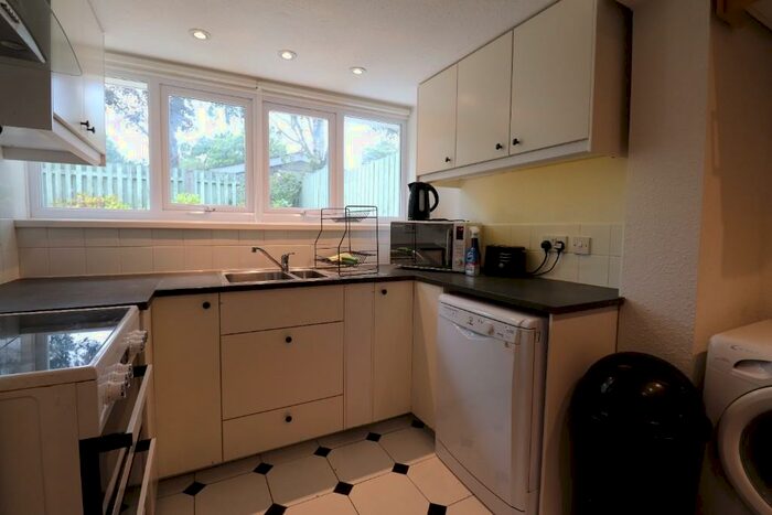 5 Bedroom Terraced House To Rent In Bantock Way, Birmingham, B17