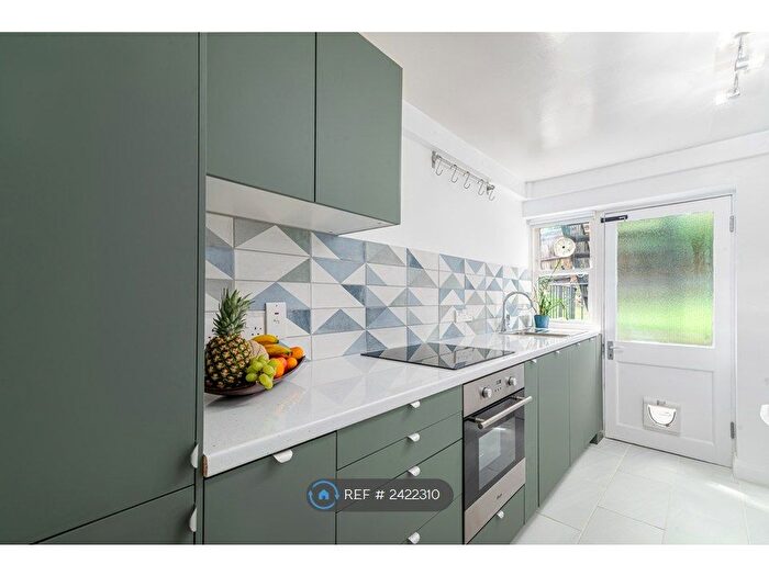 1 Bedroom Flat To Rent In Parkhurst Road, London, N7