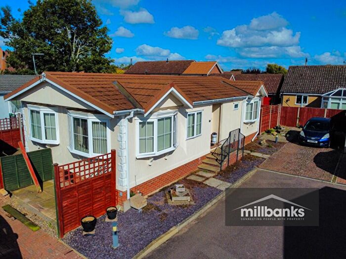 2 Bedroom Park Home For Sale In Appletree Close, Attleborough, Norfolk, NR17