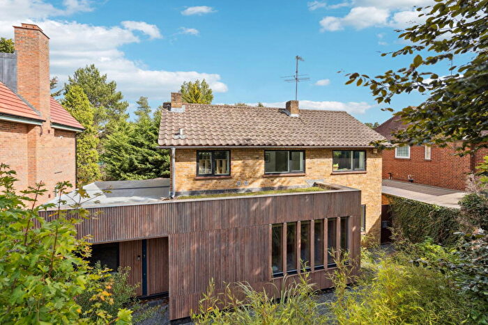 4 Bedroom Detached House For Sale In West End Lane, Pinner, HA5