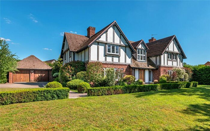 5 Bedroom Detached House For Sale In Woods Grove, Waltham St. Lawrence, Reading, RG10