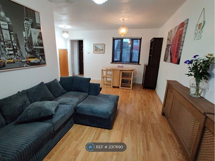 2 Bedroom End Of Terrace House To Rent In St. Michaels Close, London, E16