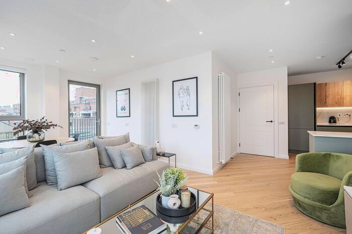 2 Bedroom Flat To Rent In Icon Heights, Wood Green, London, N22