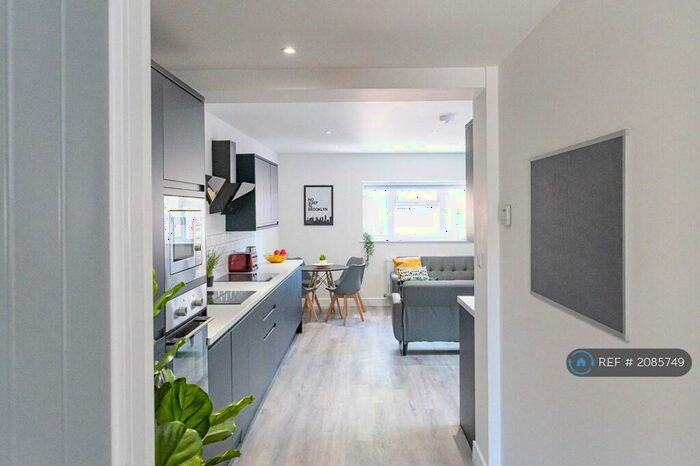 7 Bedroom Terraced House To Rent In Grosvenor Street, Southsea, PO5