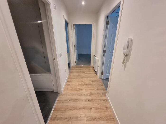 2 Bedroom Flat To Rent In Eagle House, Shore Lane, Aberdeen, AB11