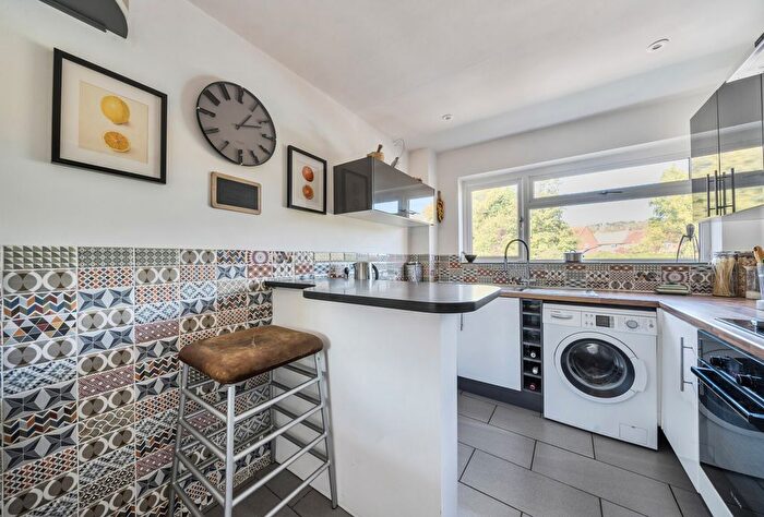 2 Bedroom Flat For Sale In Park Lane, Kemsing, Sevenoaks, Kent, TN15