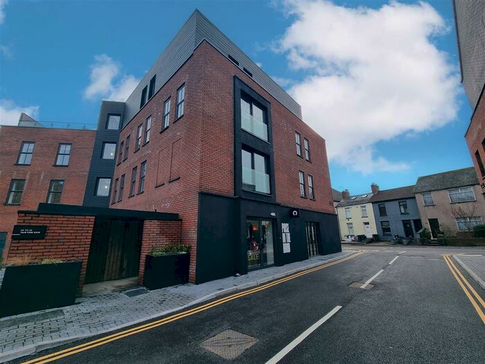 2 Bedroom Flat To Rent In Tair Erw Gain, Cardiff, CF11