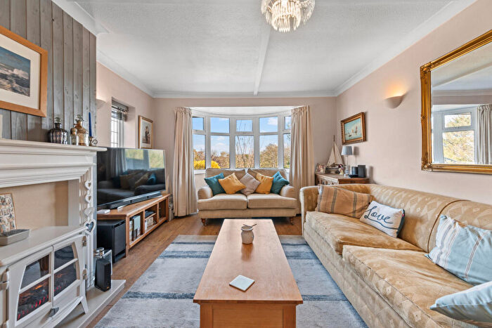 3 Bedroom Detached Bungalow For Sale In Woodside Avenue, Northampton, NN3