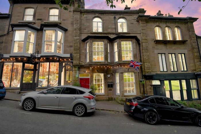 5 Bedroom Terraced House For Sale In Hall Bank, Buxton, SK17