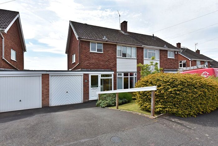 3 Bedroom Semi-Detached House For Sale In Wordsley, Maidstone Drive, DY8