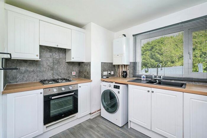 2 Bedroom Flat To Rent In Fegen Road, Plymouth, PL5