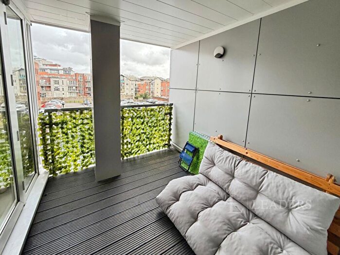 1 Bedroom Flat To Rent In High Street, Southampton, SO14