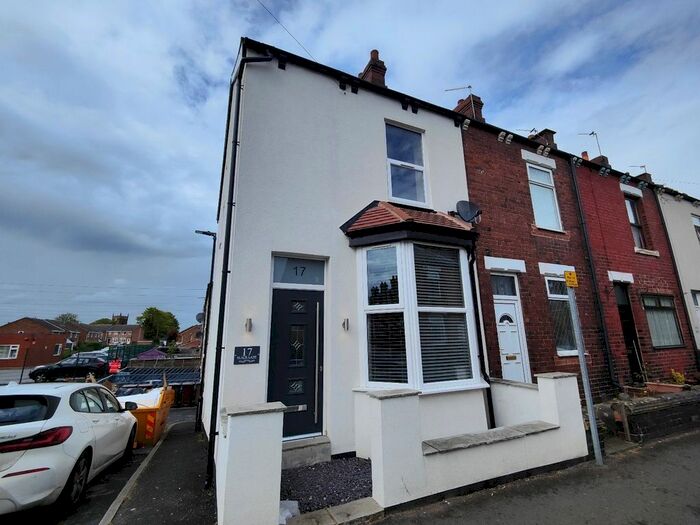 4 Bedroom End Of Terrace House To Rent In Slack Lane, Crofton, Wakefield, West Yorkshire, Uk, WF4