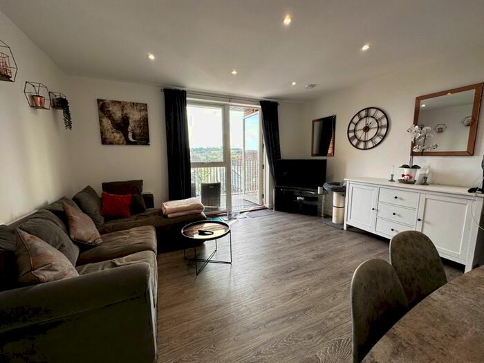 2 Bedroom Flat To Rent In Limehouse Wharf, Rochester, ME1