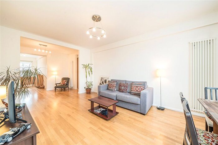 2 Bedroom Flat For Sale In Clifton Court, Northwick Terrace, London, NW8
