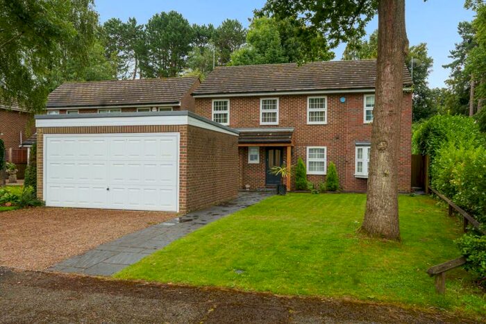 4 Bedroom Detached House To Rent In Driftwood Drive Kenley, CR8