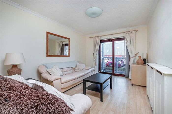 2 Bedroom Flat To Rent In Trawler Road, Maritime Quarter, Swansea, SA1