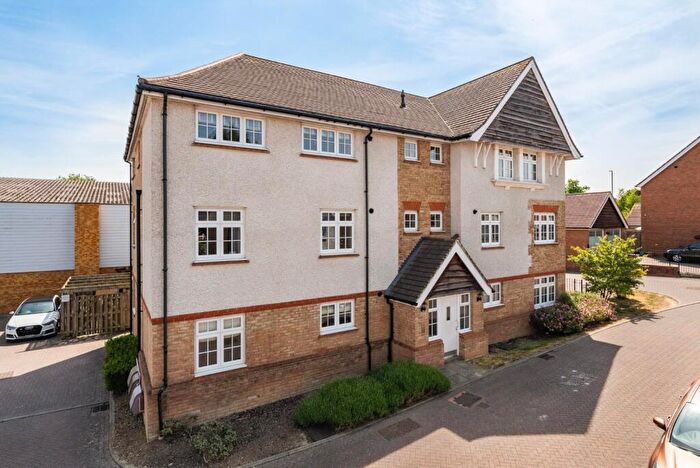 2 Bedroom Apartment For Sale In Albion Drive, Larkfield, ME20
