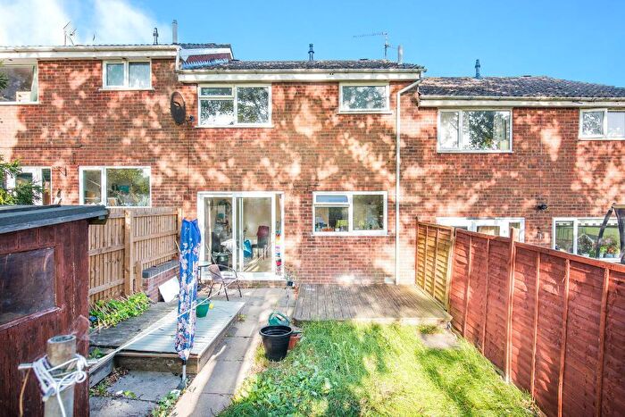 3 Bedroom Terraced House For Sale In Hawkins Close, Rothwell, Northants, NN14