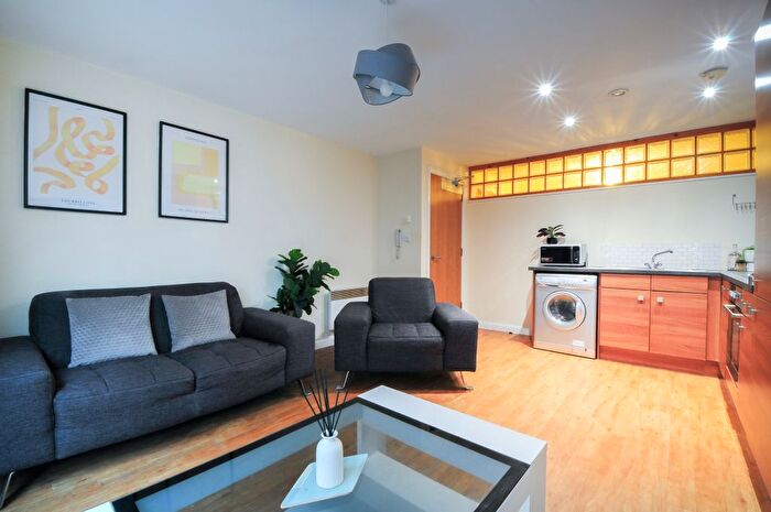 2 Bedroom Flat To Rent In Ludgate Hill, Manchester, M4