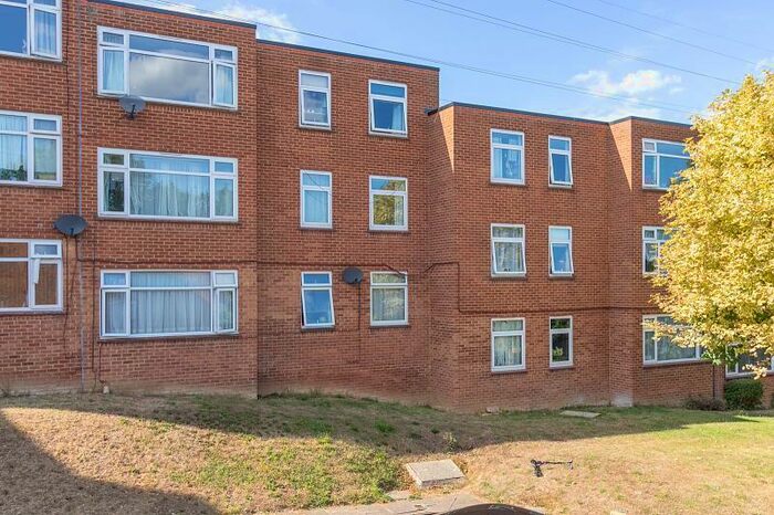 2 Bedroom Apartment To Rent In Halstead Close, Canterbury, CT2
