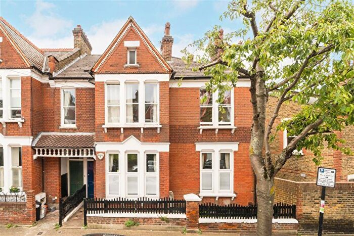 3 Bedroom Maisonette For Sale In Beira Street, Clapham South, SW12