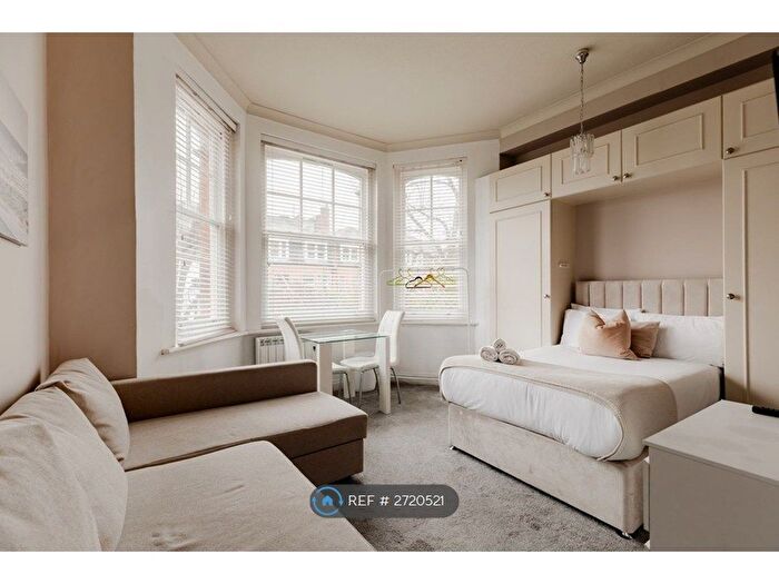 Studio To Rent In London, London, NW6