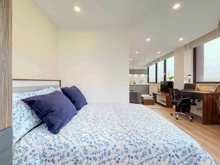 Flat To Rent In Apt, Apollo Residence #, S1