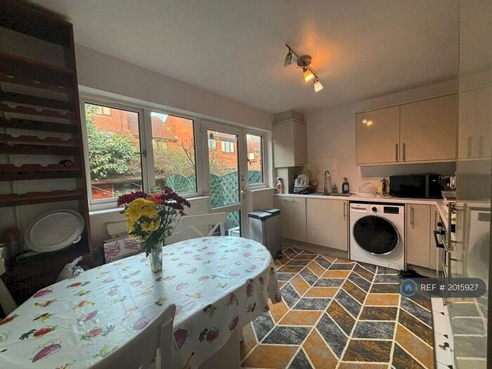 2 Bedroom Terraced House To Rent In Somerford Way, London, SE16