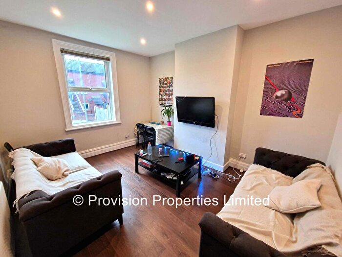 6 Bedroom Terraced House To Rent In Ebor Mount, Hyde Park, Leeds, LS6