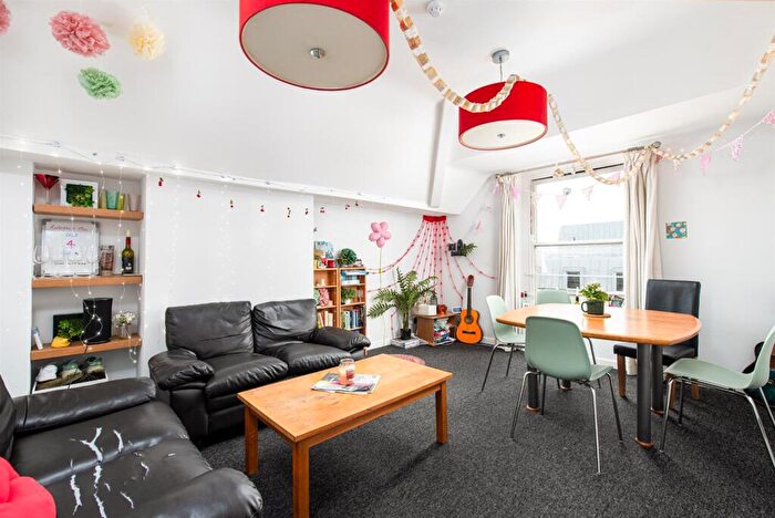 4 Bedroom Apartment To Rent In Kings Parade Avenue, Bristol, BS8