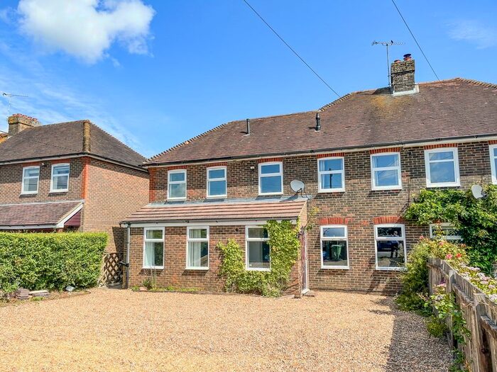 4 Bedroom Semi-Detached House For Sale In Barley Grattens, Netherfield, Battle, TN33